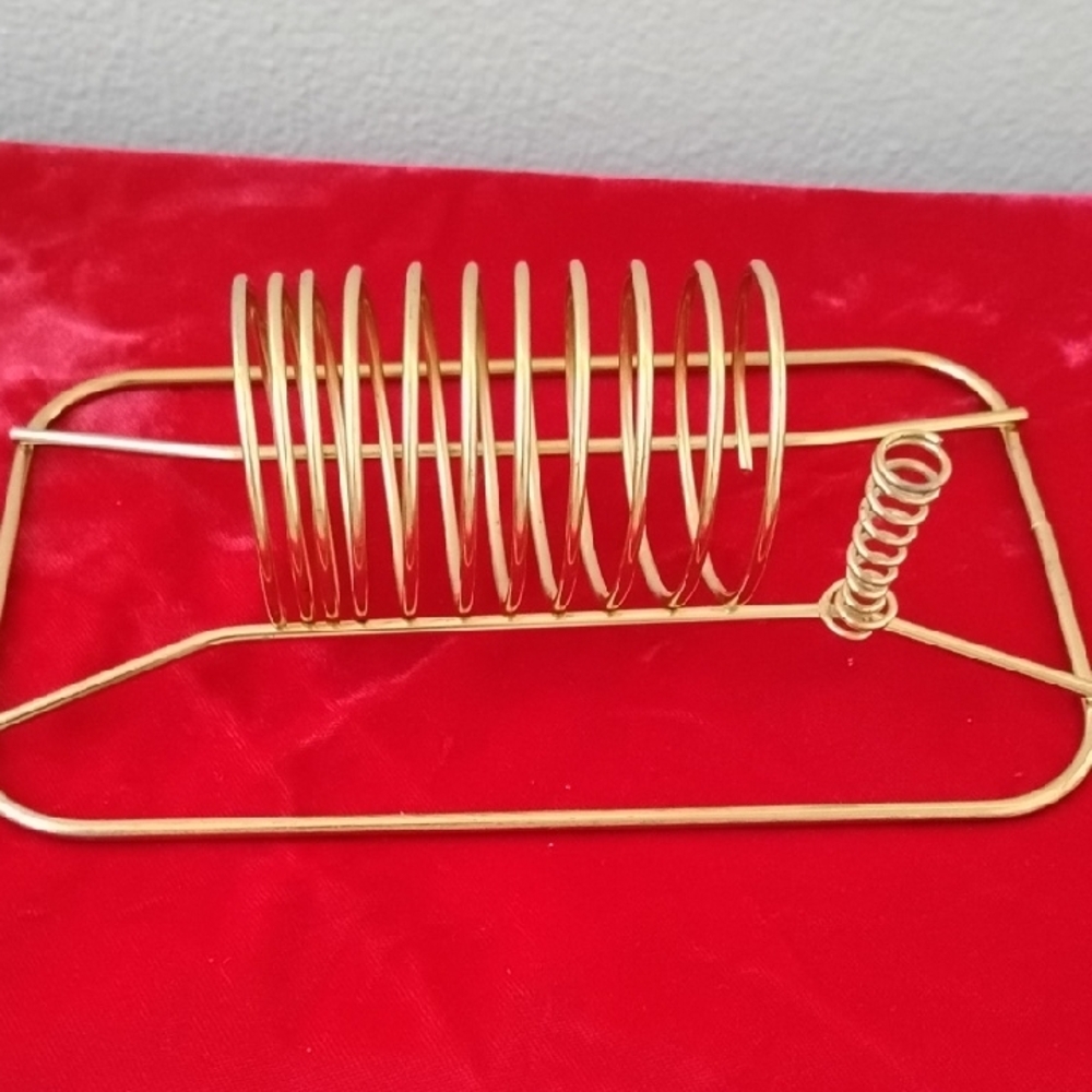 D- NWOT Elegant Gold Mail Holder - Picture 5 of 7
